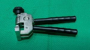 alat potong kaca tebal