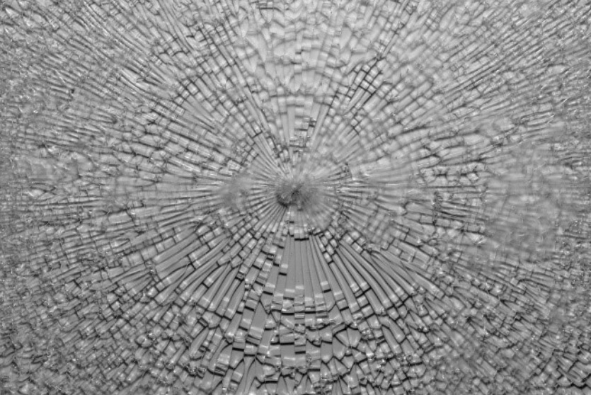 pecahan kaca tempered