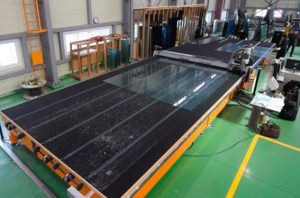 potong kaca laminated