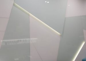 kaca glasstone putih