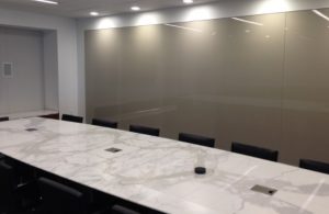 interior kaca dinding