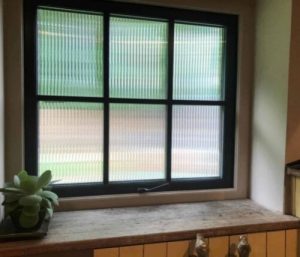 kaca motif untuk jendela