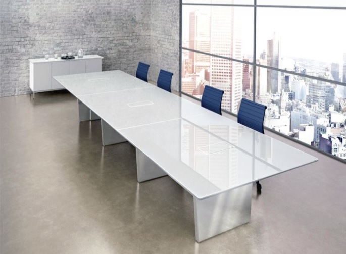 kaca putih atau hitam