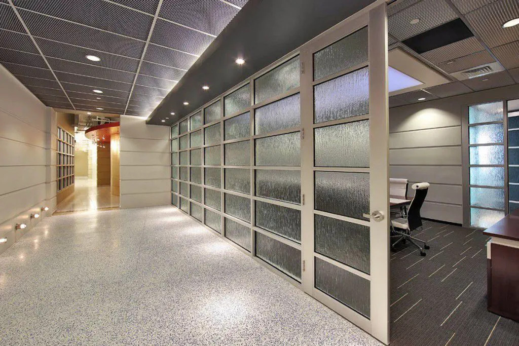 partisi kaca dinding