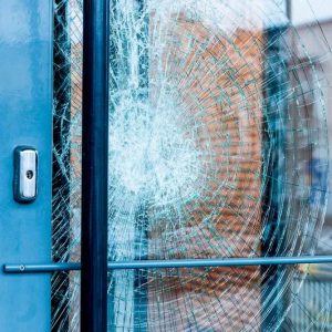 Kaca Rumah Pecah