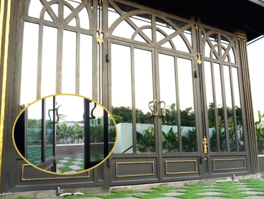 kaca jendela seperti cermin