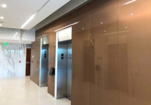 kaca glasstone coklat