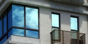 peredam panas kaca rumah