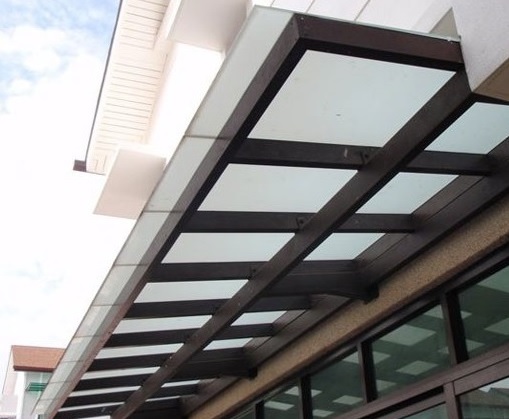 atap kaca rumah minimalis