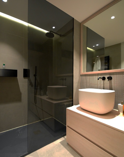 harga shower box kaca tempered