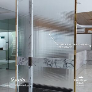 kaca jendela motif kotak