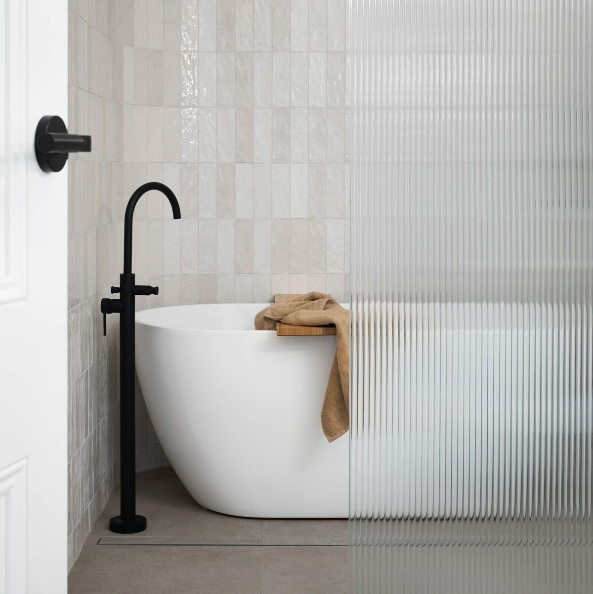 Kaca Kamar Mandi Sliding